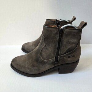 Taos Boots Womens 37 / 6.5 Gray Partner Western Distressed Suede Ankle Booties